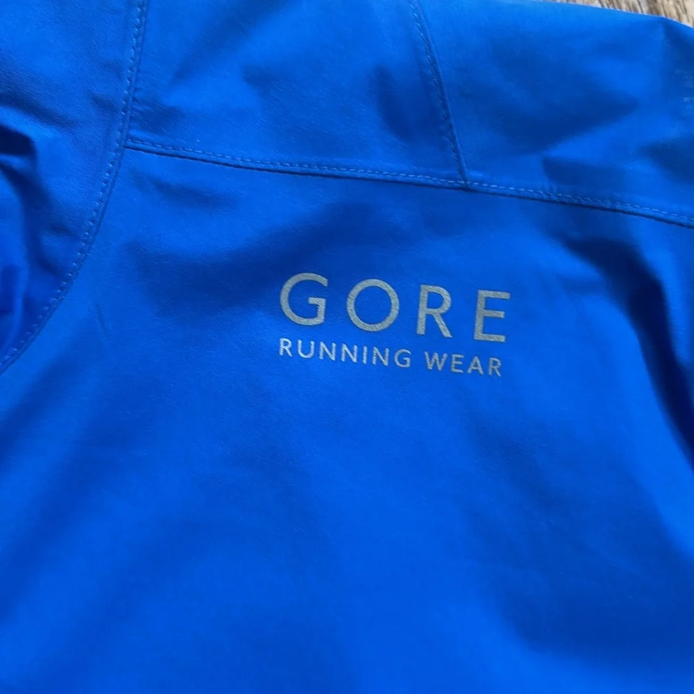 Gore Running GoreTex Active Waterproof Pullover - Picture 3 of 10